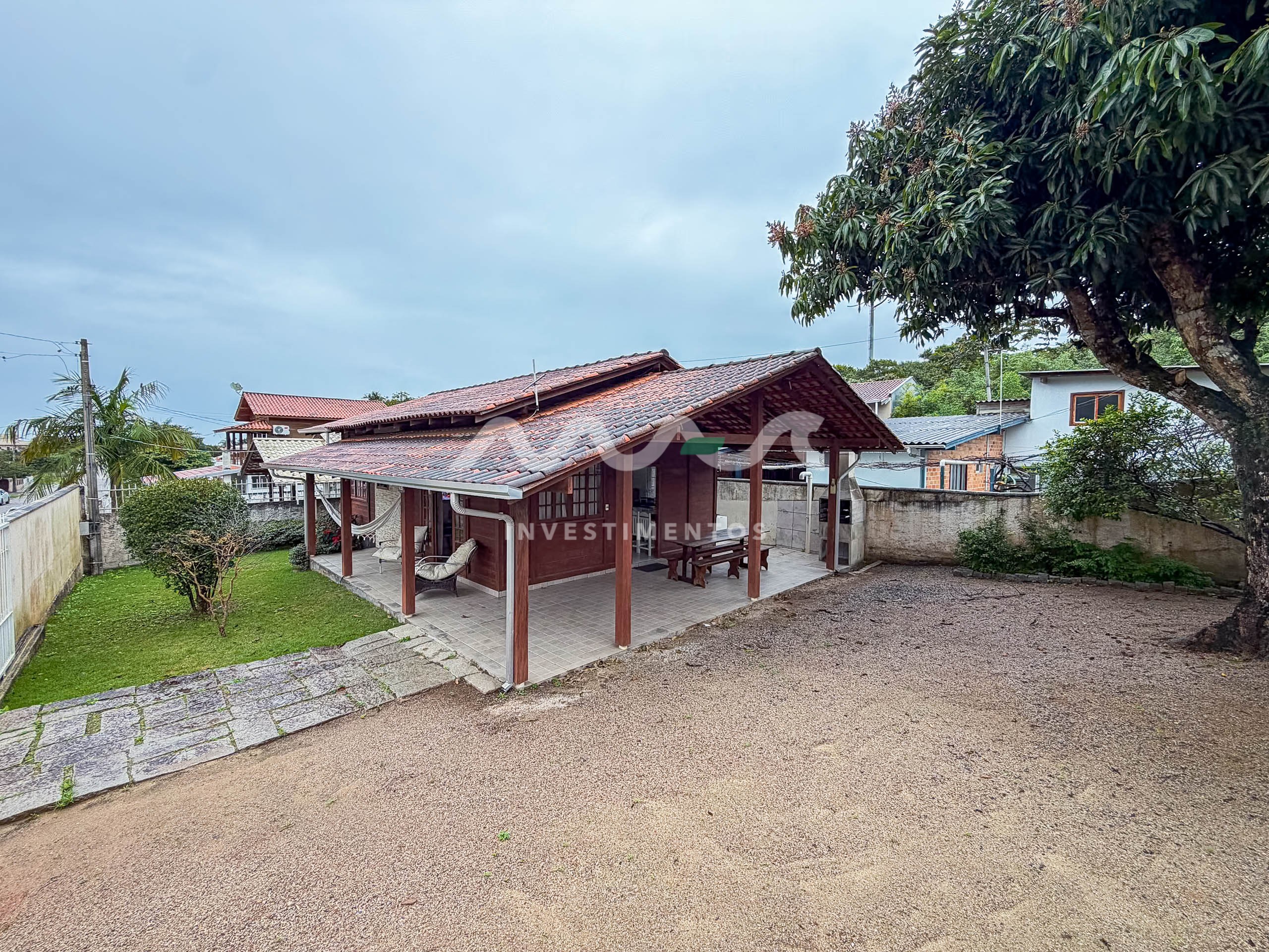 CASA MOBILIADA À VENDA | ZIMBROS