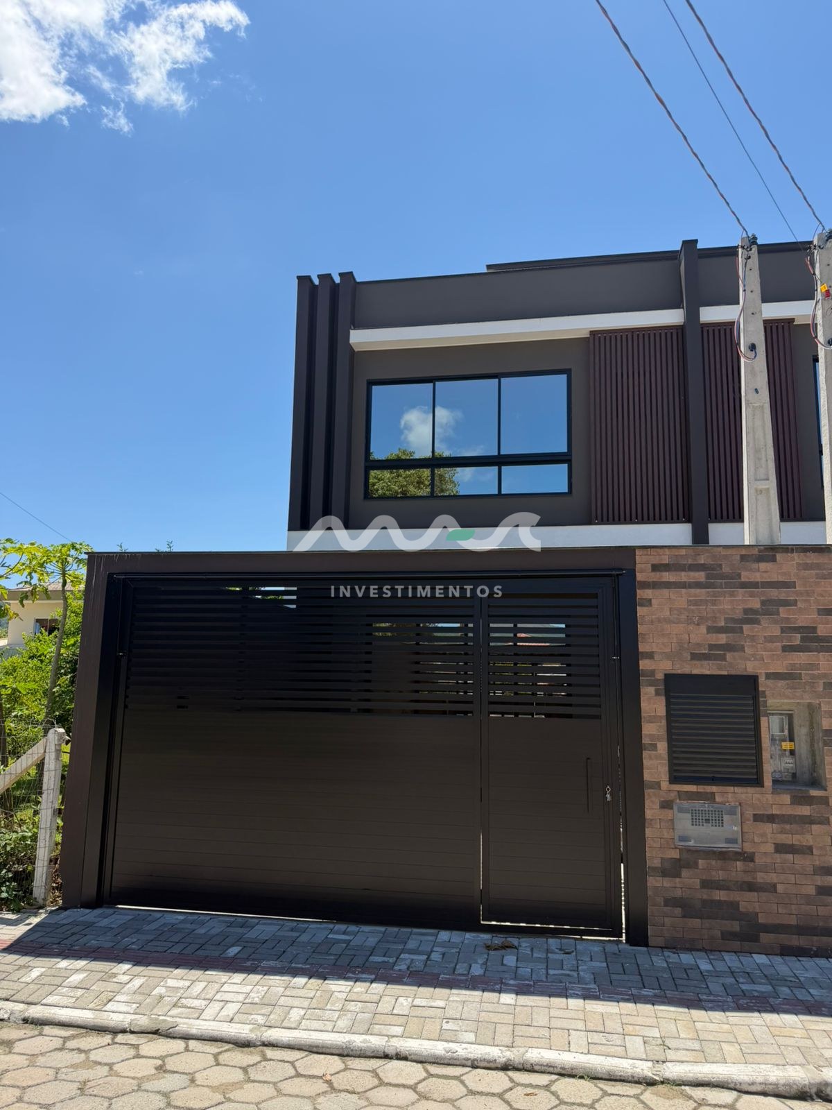 CASA À VENDA | ZIMBROS – 180M DA PRAIA
